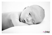 كم من الوقت يجب أن ينام طفلك خلال الأشهر الـ 9 الأولى بعد الولادة؟