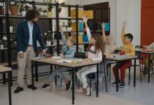 العلاقات مع الأطفال في سن المدرسة: أفكار ونصائح