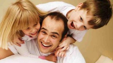 العلاقات الإيجابية بين الآباء والأطفال: كيفية بنائها سهم