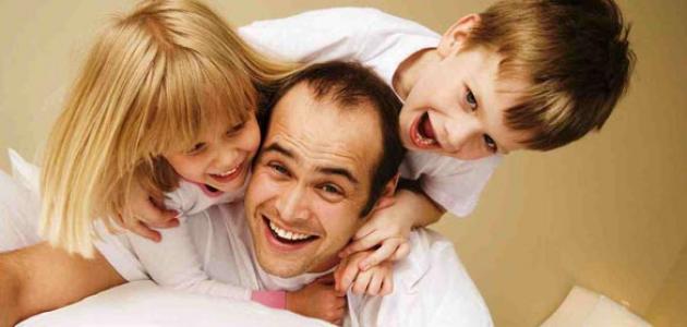 العلاقات الإيجابية بين الآباء والأطفال: كيفية بنائها سهم